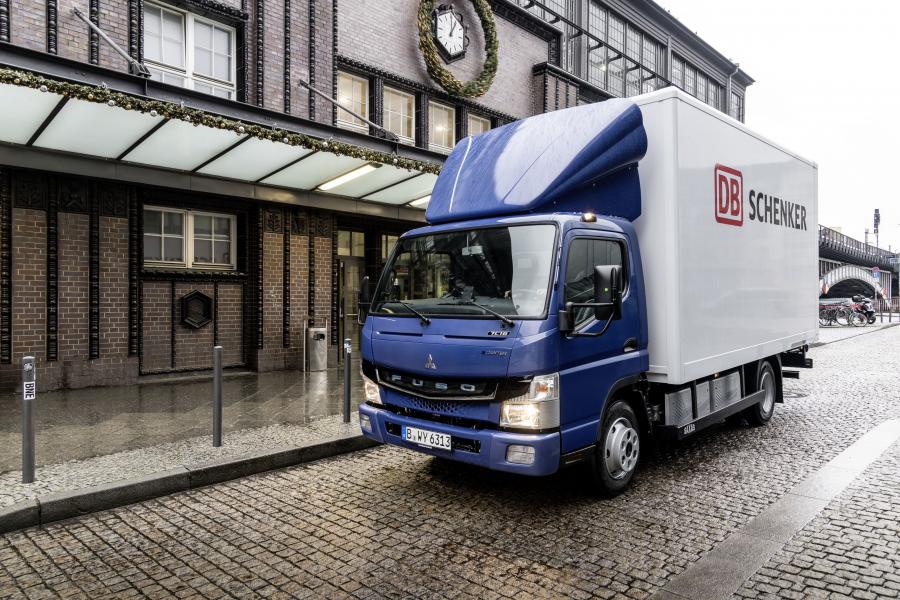  Mitsubishi Fuso eCanter 7C18 2017 года  (GER) (фото 18 из 27)